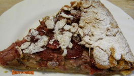 Tarte rustique fraises-amandes
