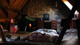 Un vent de misère : six cordes, (Un semblant de paix !)