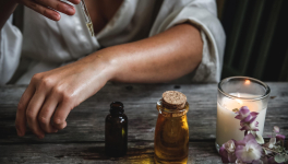 L’huile de ricin pour vos cheveux et ongles : conseils et astuces