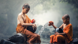 Initiation glaciale des jeunes moines tibétains 