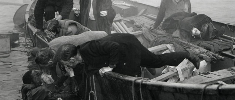 Lifeboat (1944) Alfred Hitchcock