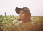 Jeune fille , mère