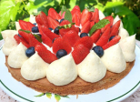 Tarte aux fraises avec pâte sablée aux jaunes d'oeufs cuits