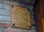 Pose de la première plaque de la route des métiers d'art d'Occitanie