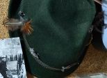 Le chapeau et les plumes (le chapeau de papa)