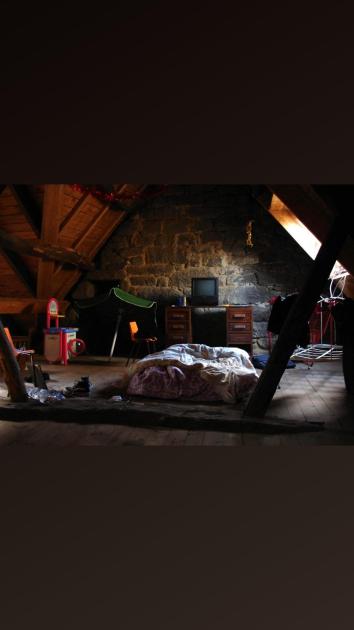 Un vent de misère : six cordes, (Un semblant de paix !)