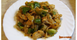 Nouilles thaïlandaises au poulet et au poivron 