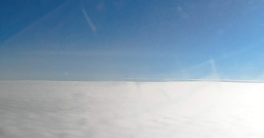 Il fait toujours beau au-dessus des nuages.