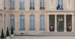 C'EST L'ETAT QUI PAYE, ÇA NE COÛTE RIEN...