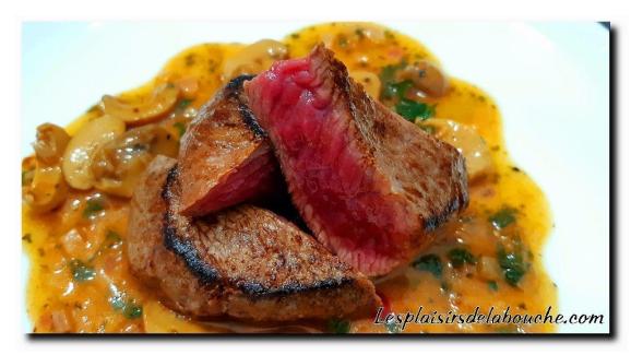 Pavé de rumsteck sauce chasseur