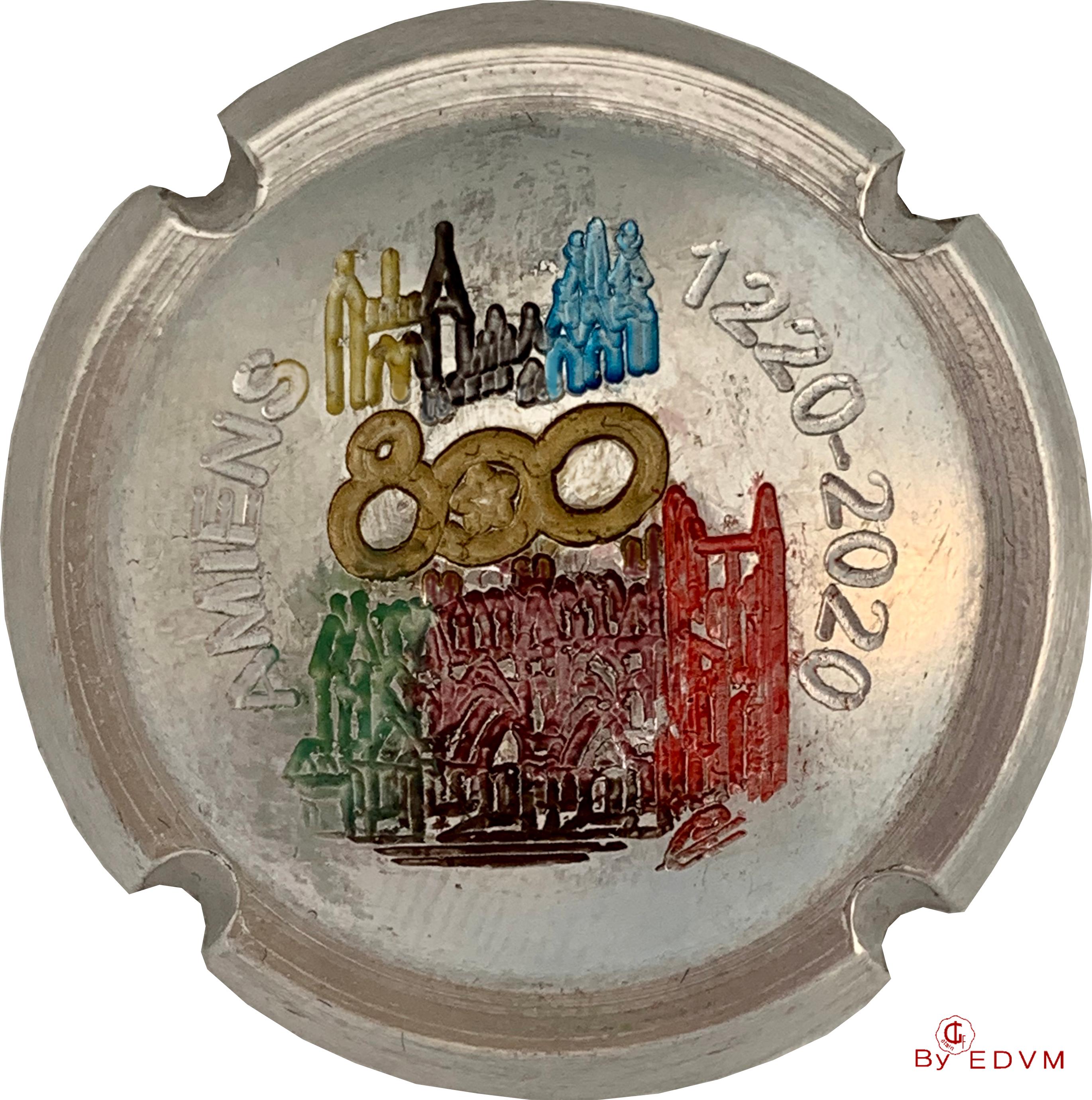Une capsule en étain gravée et colorée pour les 800 ans de la cathédrale d'Amiens 1220-2020