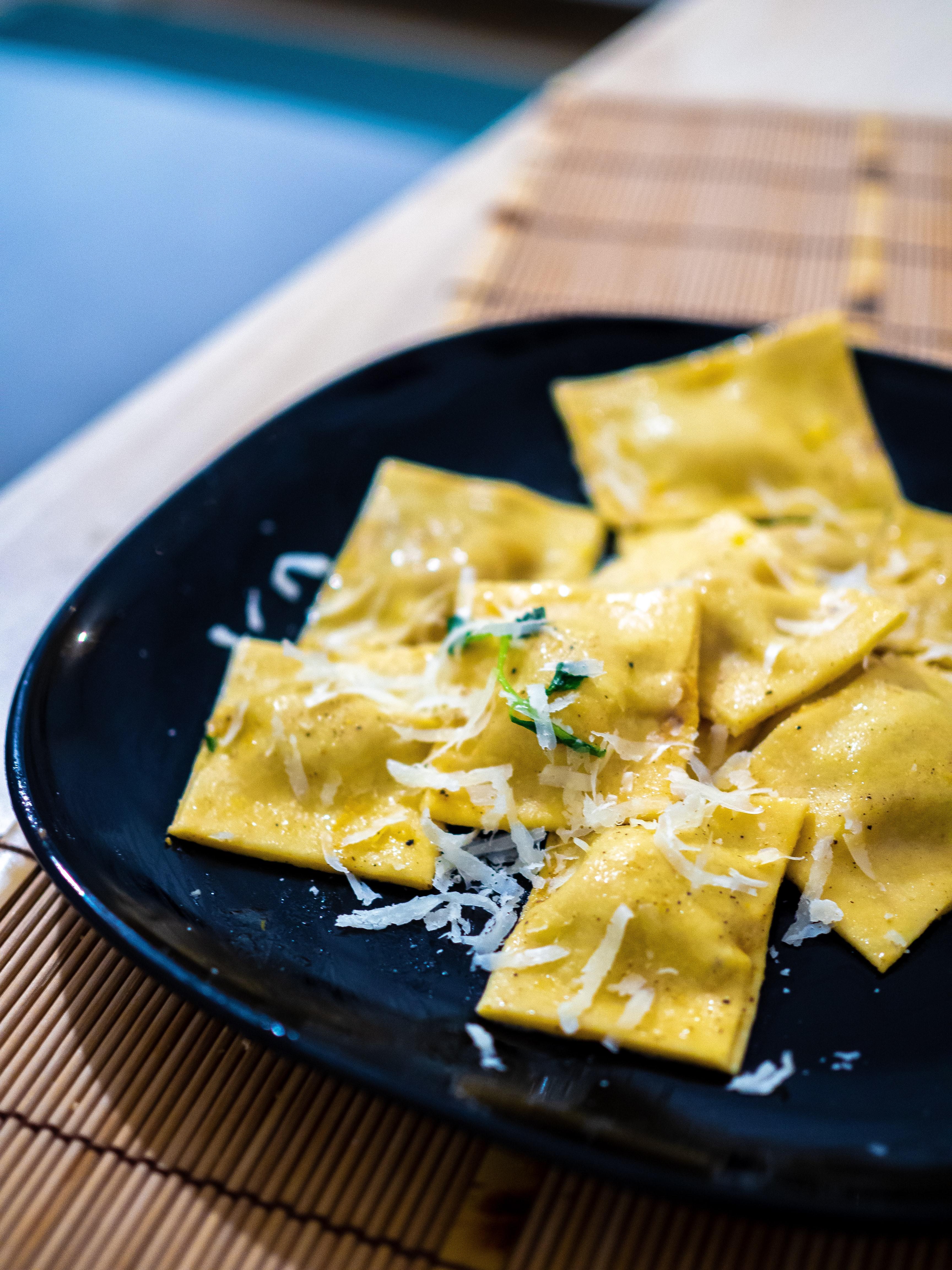 Raviolis moldaves au fromage frais - Coltunasi cu branza