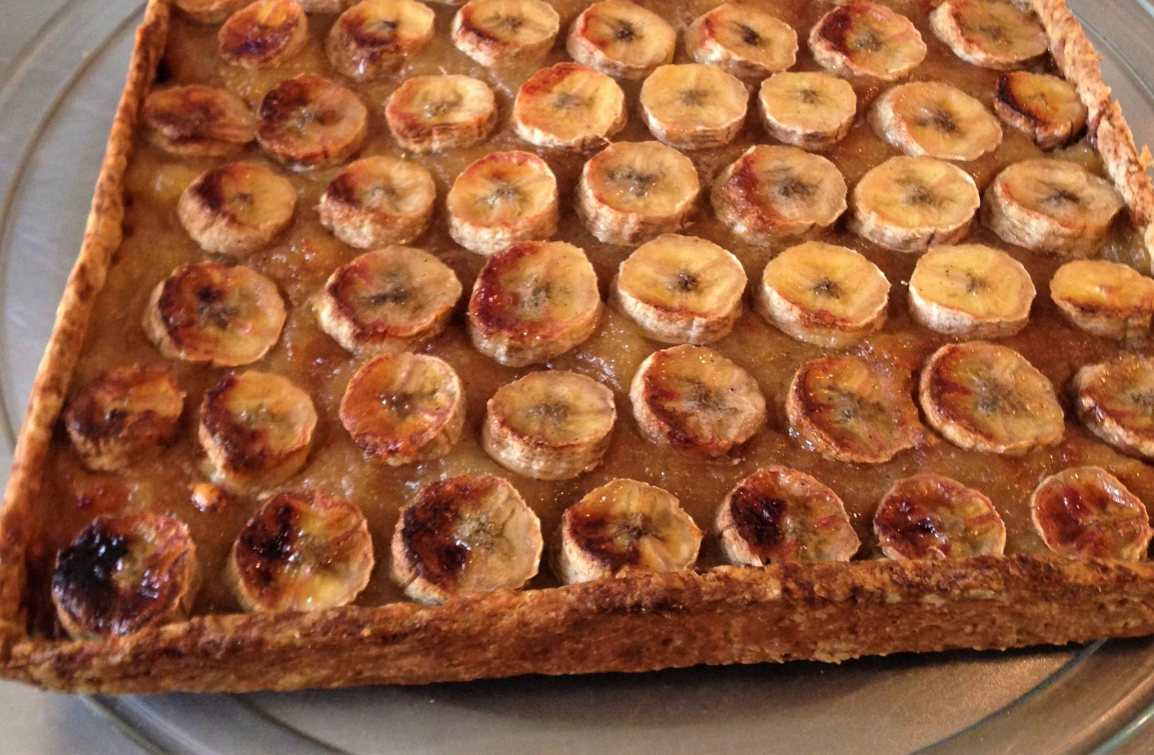 Tarte à la banane caramélisée et au pain d'épices