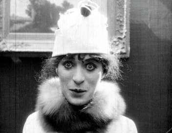 Mam'zelle Charlot (A Woman, Charles Chaplin, 1915) et Charlot Grande Coquette (The Masquerader, Charles Chaplin, 1914)