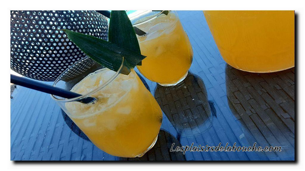 Voici une recette rapide et en plus un peu économique, car j'ai recyclé 5 oranges bio qui m'on servit pour réaliser de la liqueur d'orange.