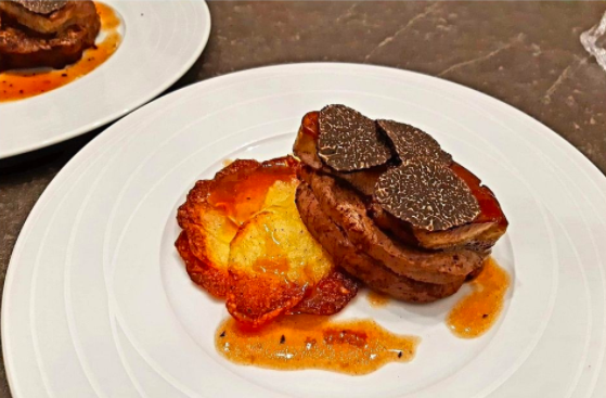 Filet de boeuf Rossini truffé et pomme de terre Maxim's