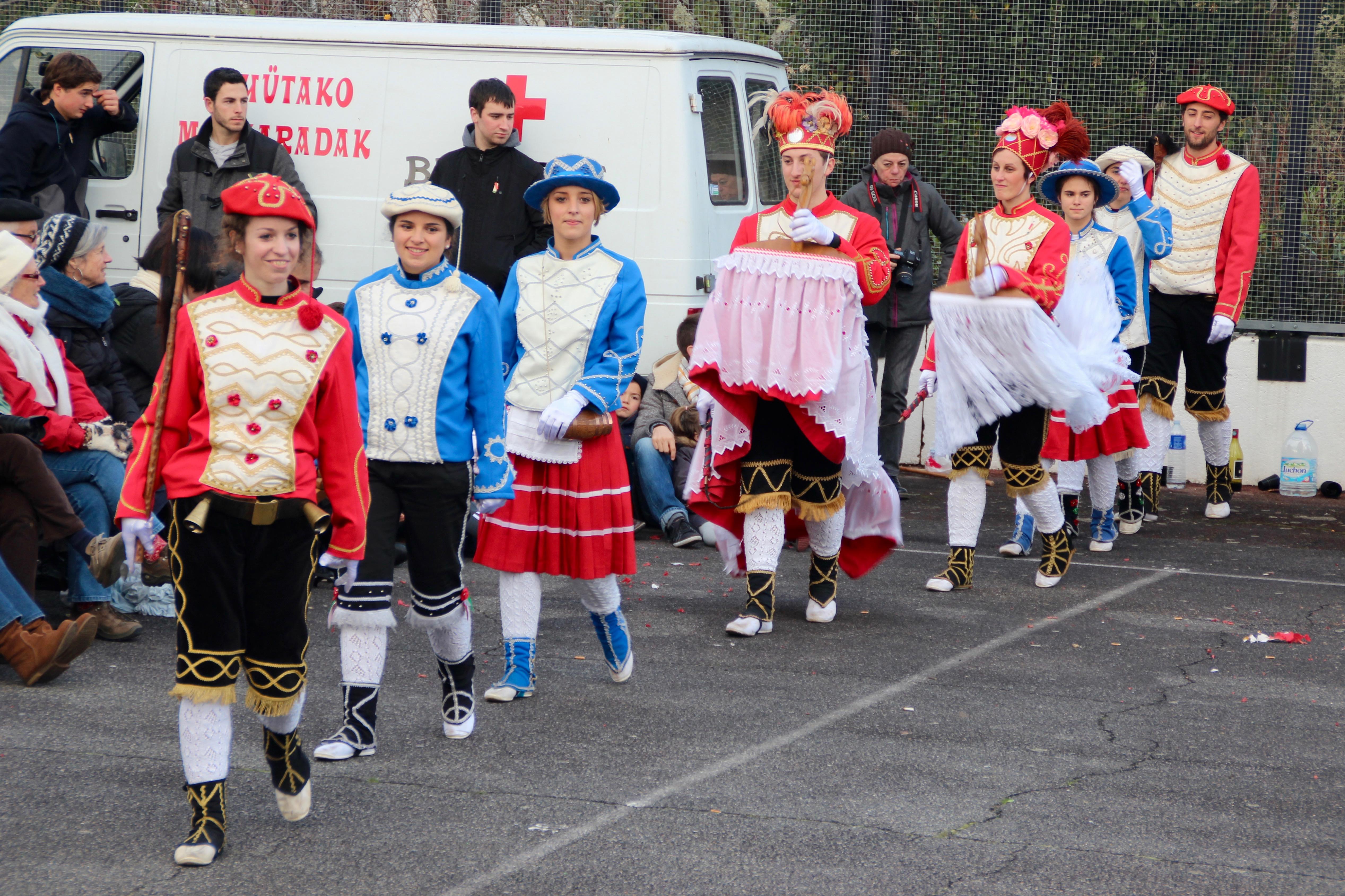 Züberoako herri dantza / La danse traditionnelle souletine