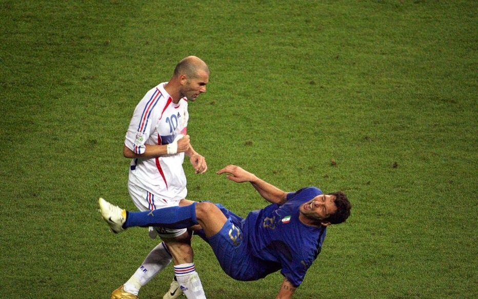 Zidane, un appel de balle téléphoné pour un but raté !