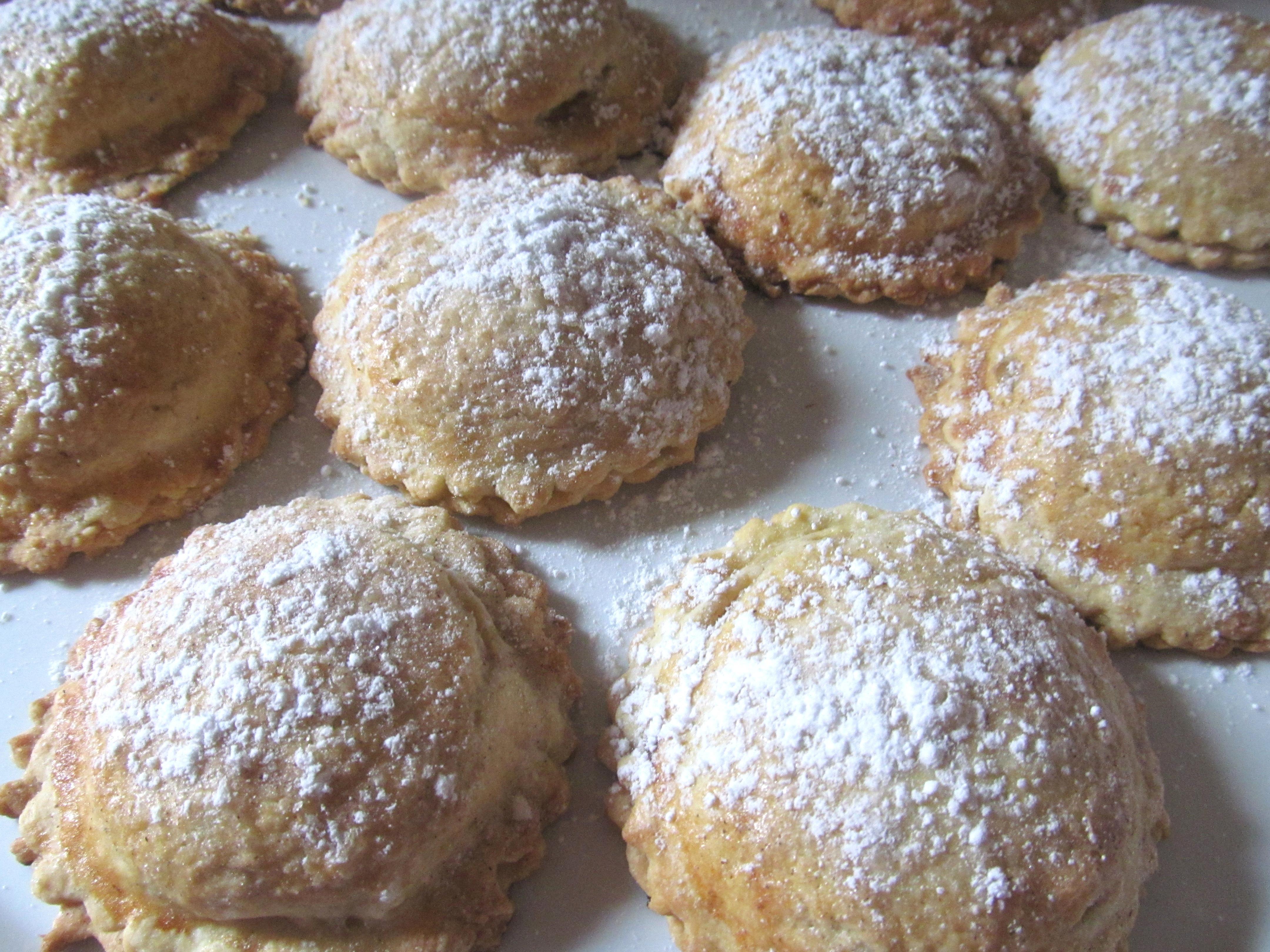 Biscuits sablés fourrés aux pommes et à la crème de marrons