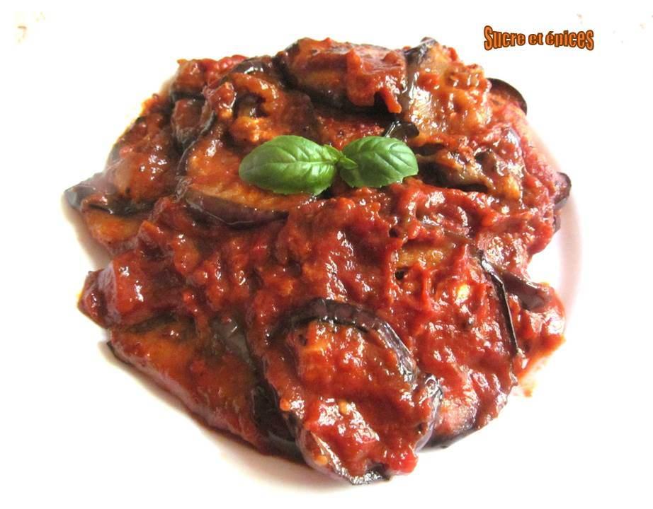 Aubergines grillées en sauce tomates