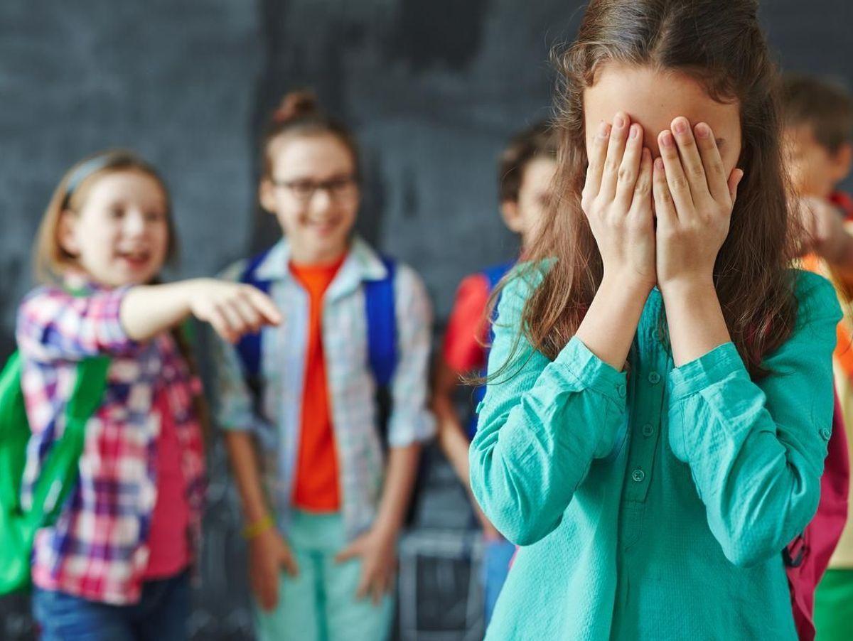 La Réponse de Super-Harcelé, pièce sur le harcèlement scolaire