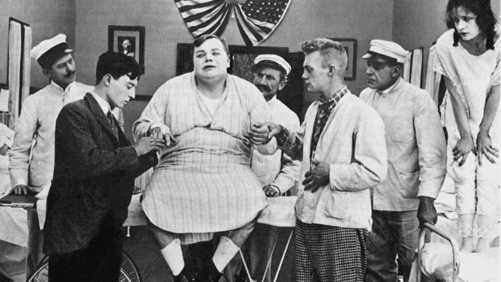 Fatty à la clinique (Good night, Nurse, Roscoe Arbuckle, 1918)