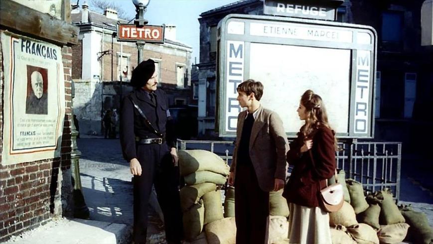 Les Guichets du Louvre (Michel Mitrani, 1974)