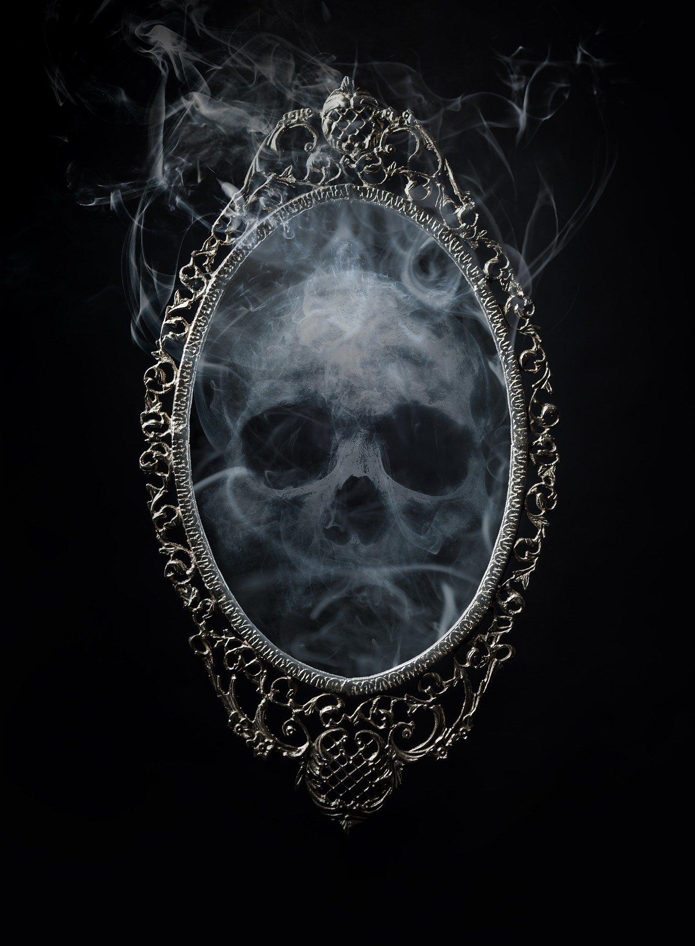 Le miroir noir