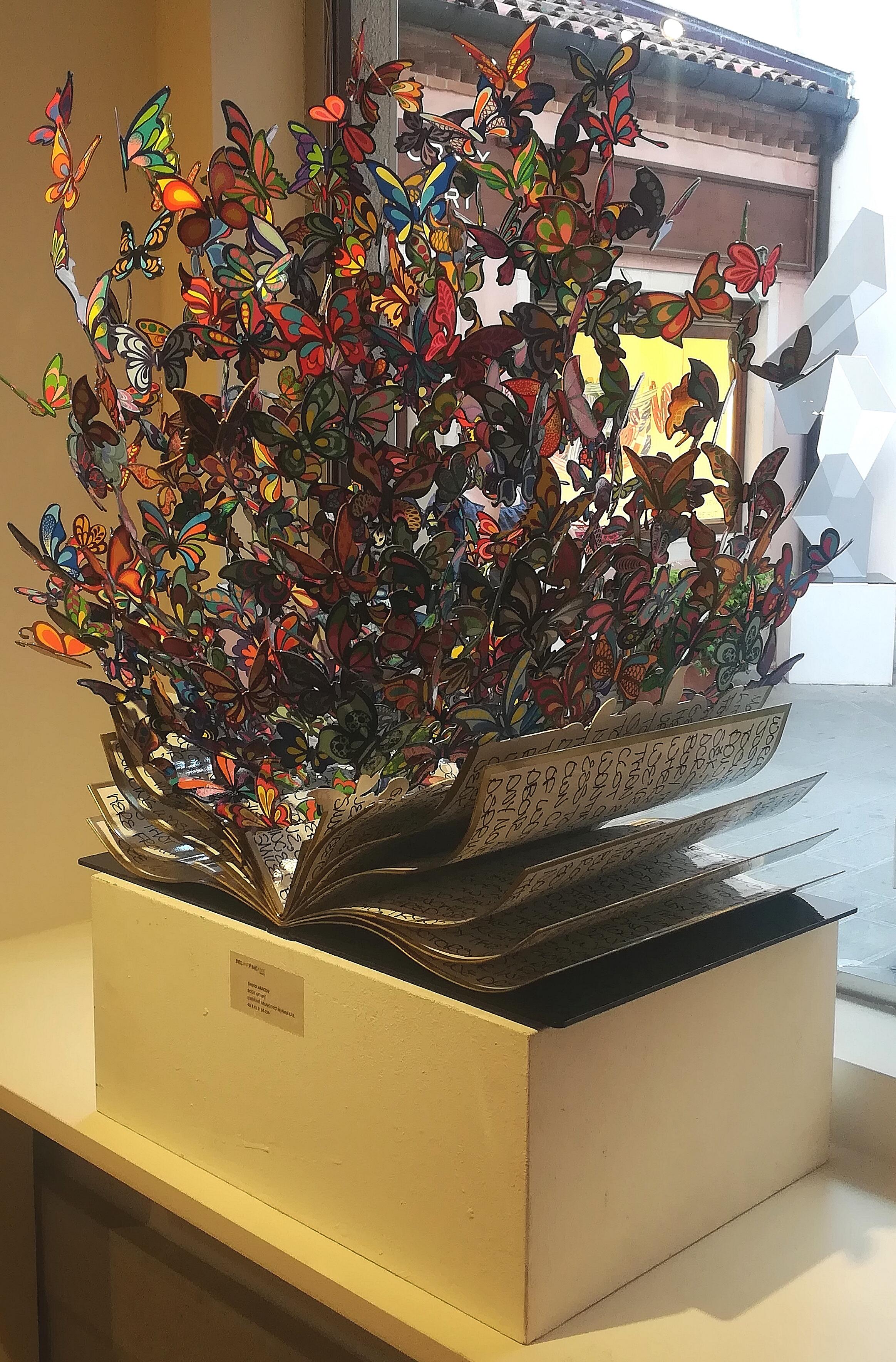 Siamo un popolo di santi, poeti, navigatori e scrittori