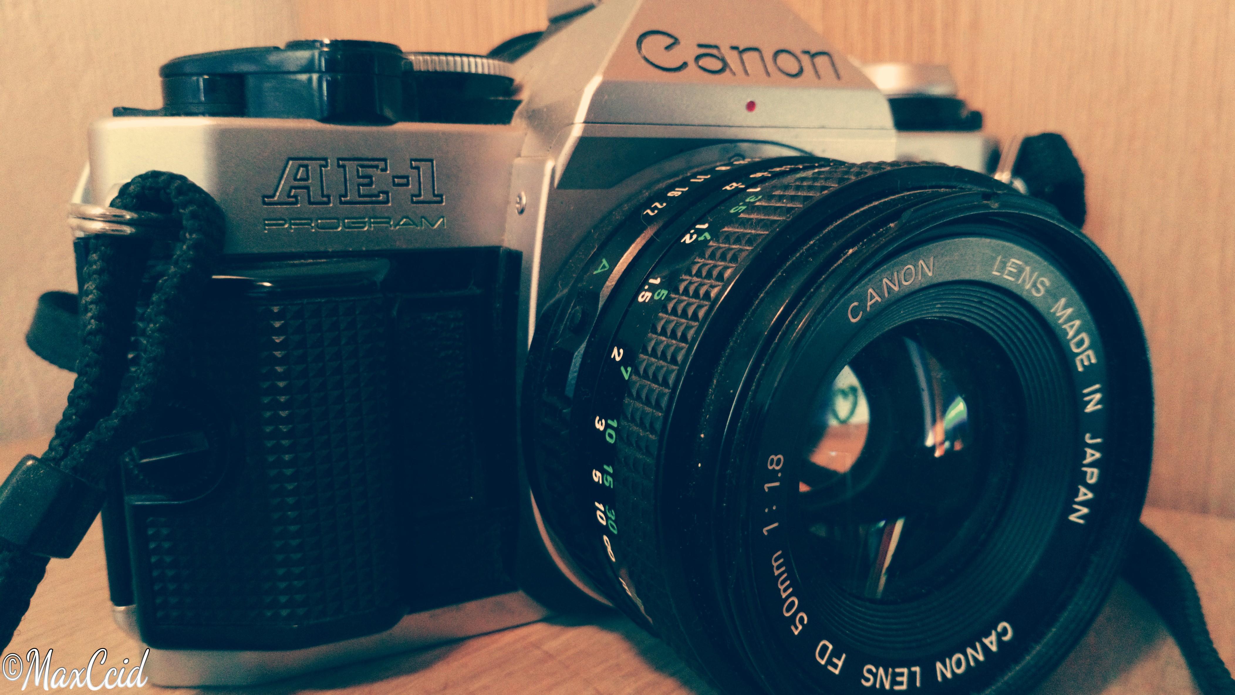 Derrière les clichés.