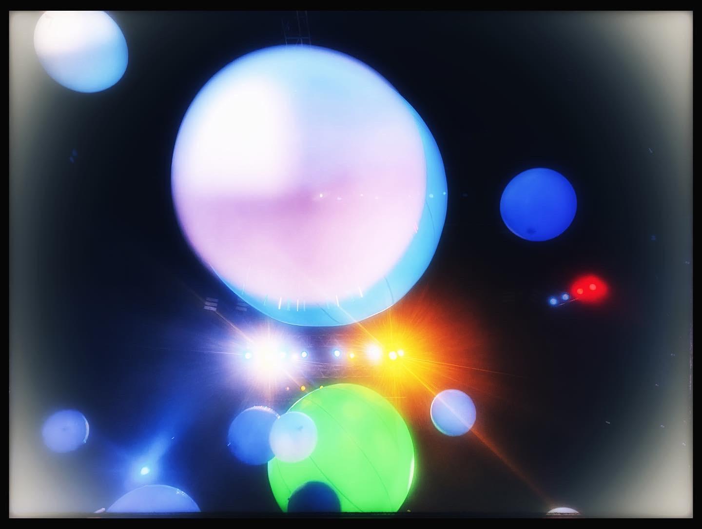 Jeux de mains... Jeux de mots...