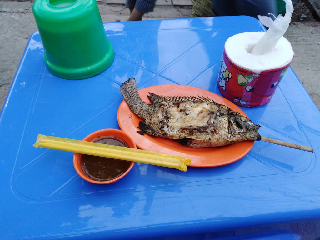 poisson grillé en Birmanie